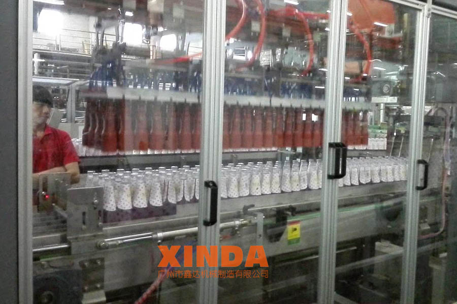 雞尾酒引用了自動裝箱機案例-廣州鑫達機械